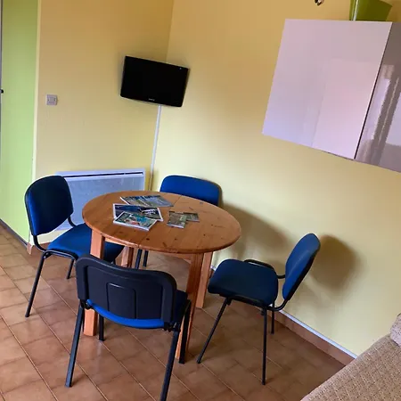 Appartement Dans Privee Avec Piscine